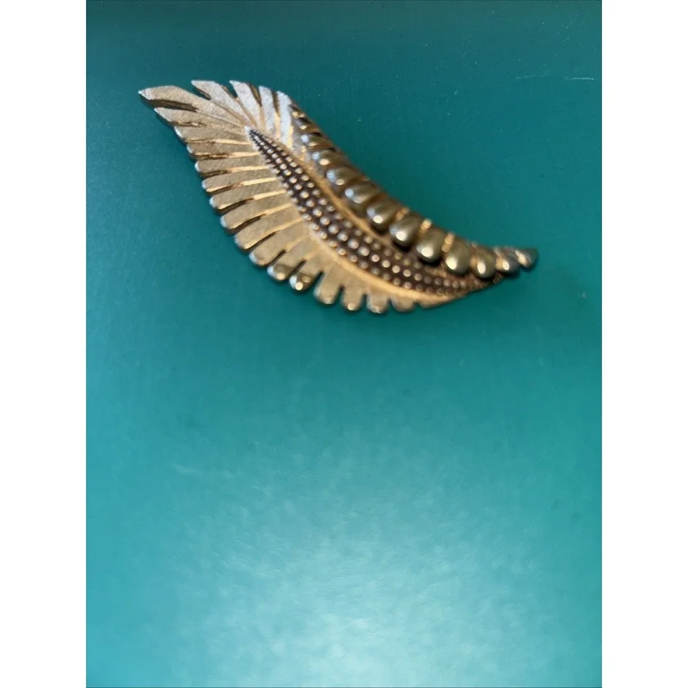 Vintage Signed MARBOUX Goldtone Textured LEAF Shape Pin Brooch #1009